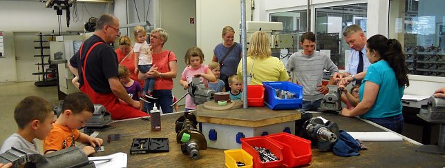 Bild: Nachwuchsf&ouml;rderung bei Feuer Powertrain