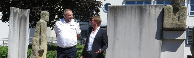 Bild: Kunst, Polizei und Politik