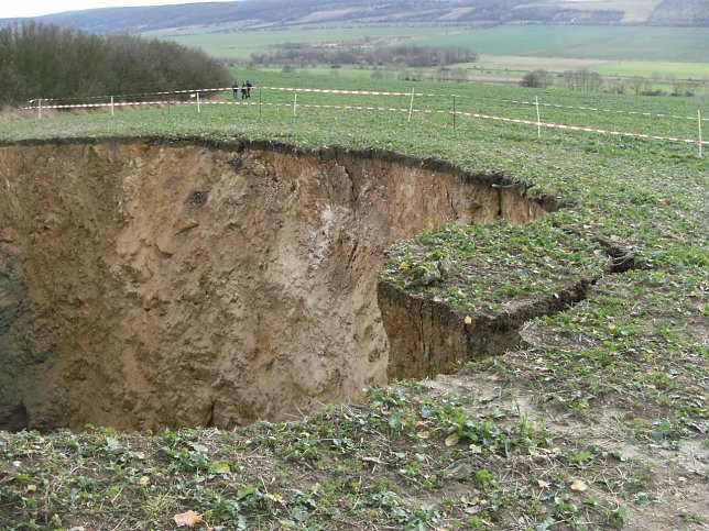 Bild: Erdfall bei Rottleben 2009