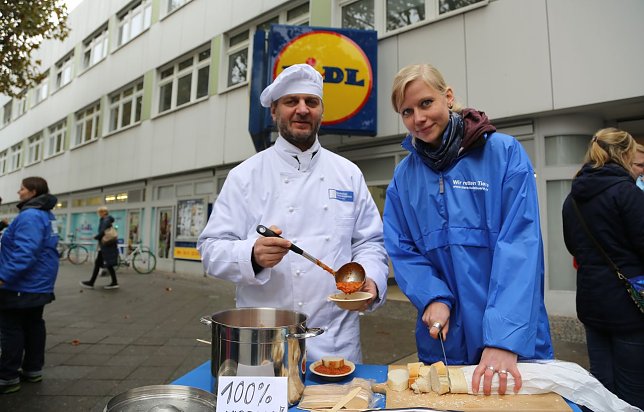 Bild: Vegane Bolognese verteilt