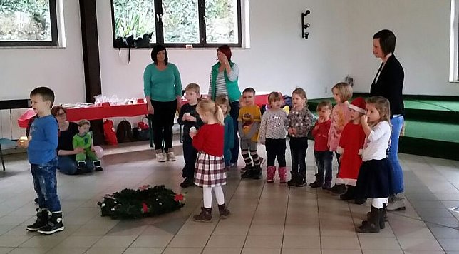 Bild: Weihnachtsfeier im Urbacher Kindergarten