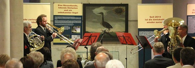 Bild: Ein Tusch zur Er&ouml;ffnung der Sonderausstellung "Pleiten, Pech und Gl&uuml;cksf&auml;lle" im vergangenen Jahr