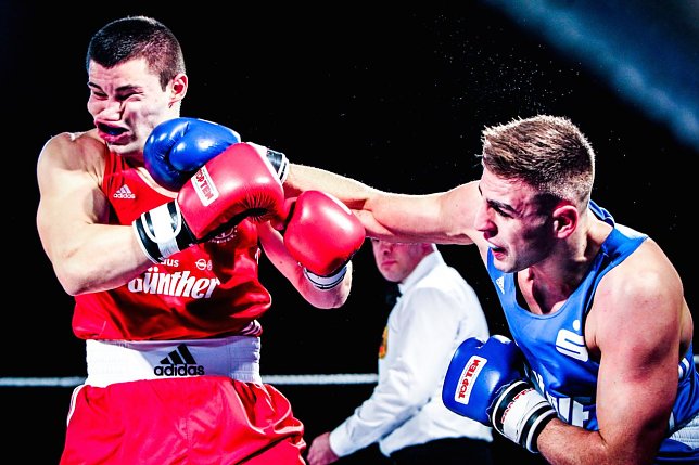 Bild: Schwergewichtler Dragan Veljkovic (blau) ist nach seiner Schutzsperre nach K.o. wieder zur&uuml;ck im Team des Nordh&auml;user SV 