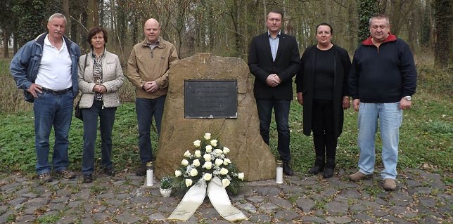 Bild: Kranzniederlegung