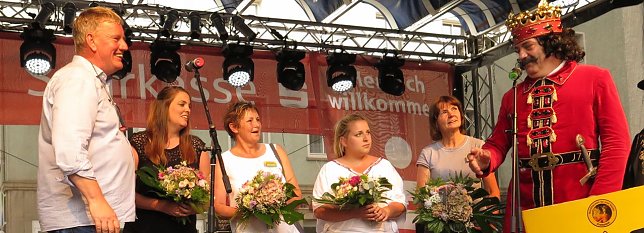 Bild: Dank an die Damen des Kulturamtes