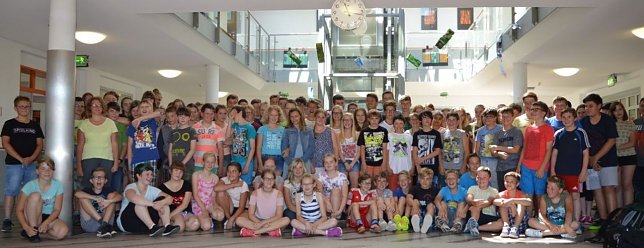 Bild: Wir tauschen Schulbank gegen Arbeitsplatz!