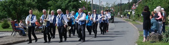 Bild: Festumzug in Woffleben
