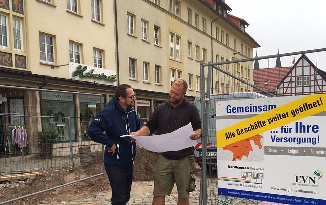 Bild: An der Baustelle: Gesch&auml;fte bleiben weiter ge&ouml;ffnet