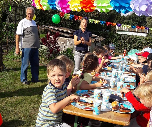 Bild: Sportfest im Schrebergarten in Heringen