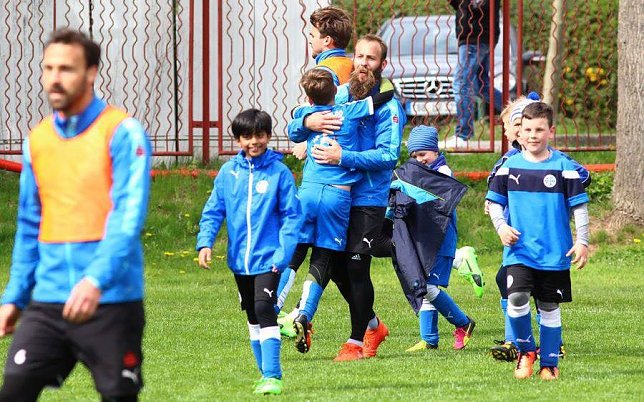 Bild: Fu&szlig;ball-Ferien-Camp startet wieder
