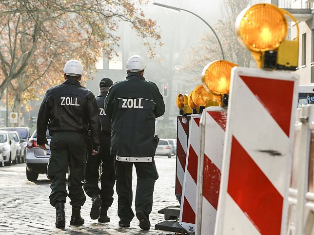 Bild: Die Zahl der Zoll-Kontrollen hat im ersten Halbjahr zugenommen. Das berichtet die IG BAU.