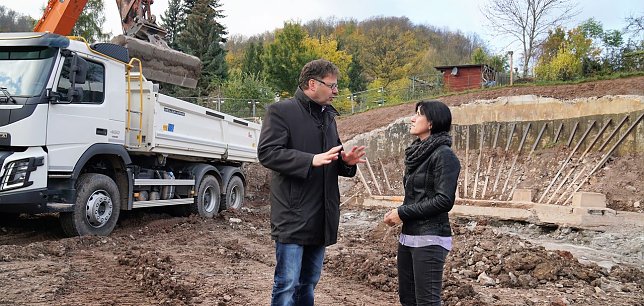 Bild: Rostek und Lis an der Baustelle in Bleicherode