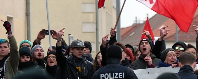 Bild: Protest gegen den rechtsextremen III. Weg