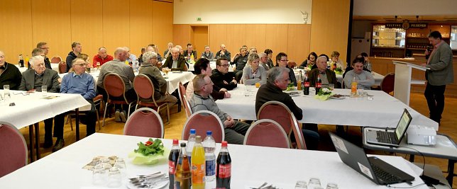 Bild: Blick in den Sitzungssaal