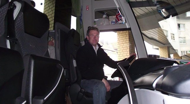 Bild: Bus fahren, fremde L&auml;nder erleben, stets zufriedene G&auml;ste an Bord � Michael Kimpel kann sich kein anderes Leben mehr vorstellen.