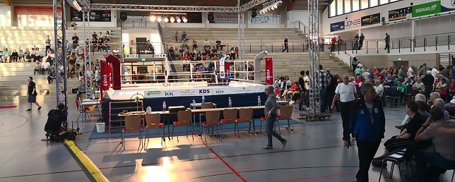 Bild: Blick in die Halle