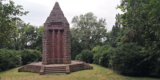Bild: Denkmal auf dem Geiersberg
