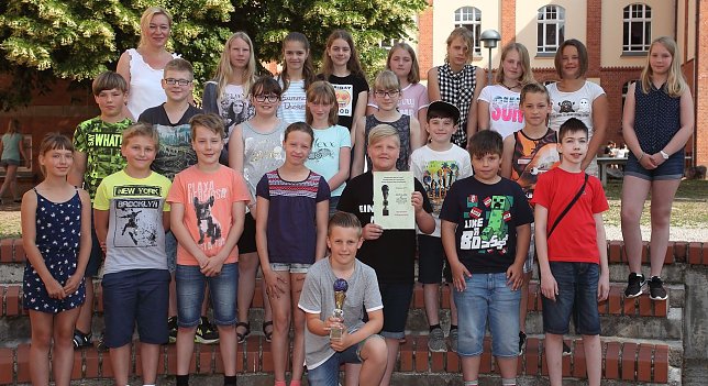 Bild: So sehen die Sieger aus - Klasse 5-1 mit ihrer Klassenlehrerin Anja Mokosch