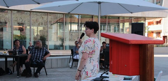 Bild: Kathrin Hotowetz an der Stempelstelle