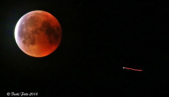 Bild: Blutmond &uuml;ber dem S&uuml;dharz