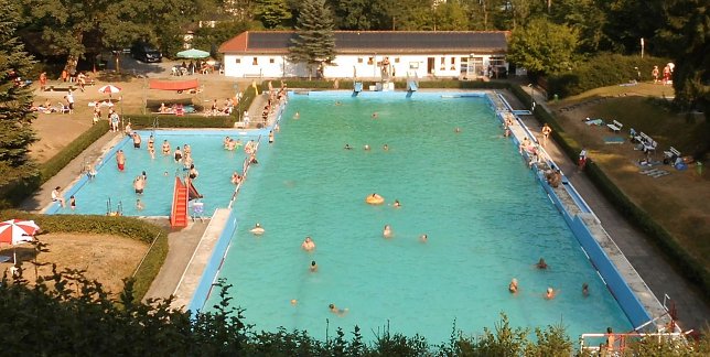 Bild: Waldbad Ilfeld mit Bahnanschluss