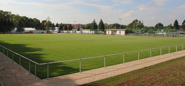 Bild: Neuer Rasenplatz wird freigegeben