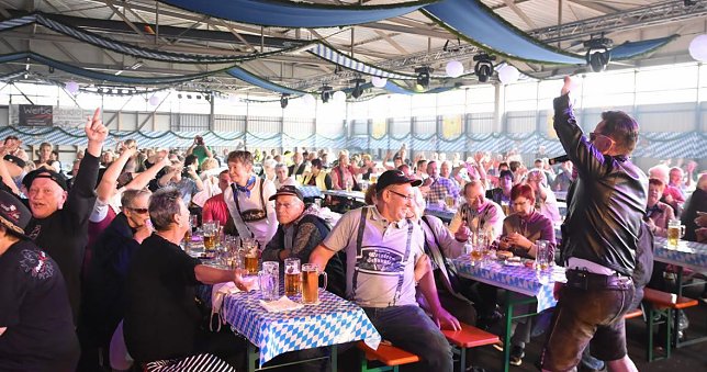 Bild: Drei Tage abfeiern in Sundhausen