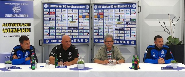 Bild: Von links: Glinker, Uluc, Moderator und Kammlott