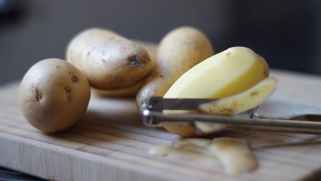 Bild: Kartoffeln schneller sch&auml;len