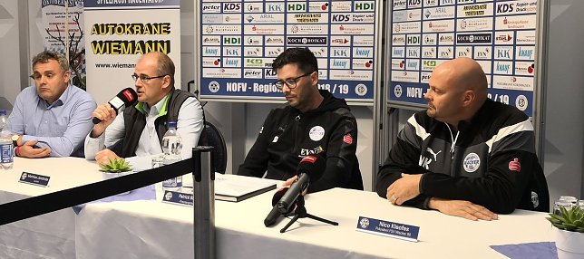 Bild: Pressekonferenz, die Zweite