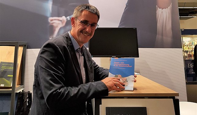 Bild: Neues Buch vorgestellt
