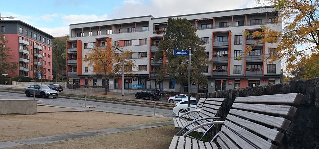 Bild: B&auml;nke auf dem Lesserplatz