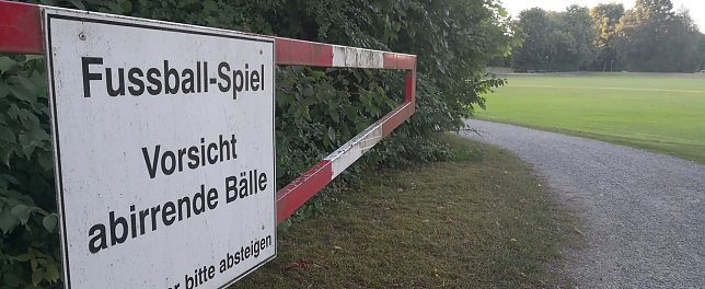 Bild: Im Albert-Kuntz-Sportpark soll sich in den n&auml;chsten Jahren kein Ball mehr verirren