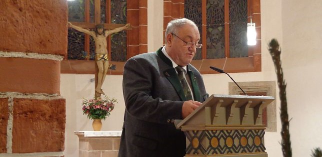 Bild: Egon Primas w&auml;hrend der traditionellen Hubertusmesse