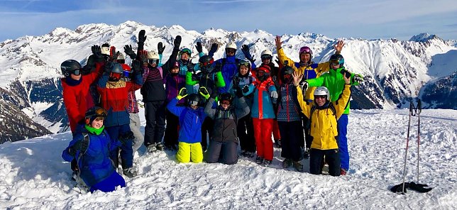 Bild: Skitaufe f&uuml;r Schiller-Gymnasiasten