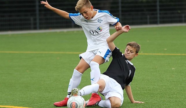Bild: Paul Eichel als dreifacher Torsch&uuml;tze