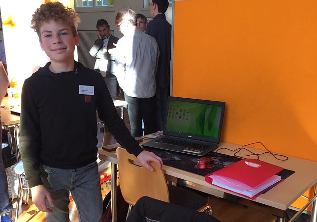 Bild: Toni Reinboth vor seiner Projektpr&auml;sentation in Jena