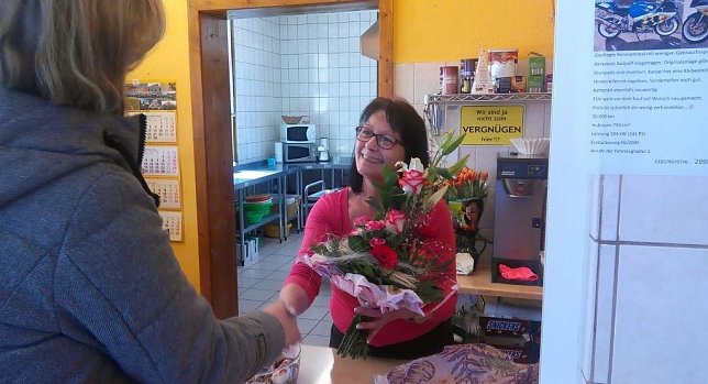 Bild: Blumen f&uuml;r die K&ouml;chin zum Jubil&auml;um