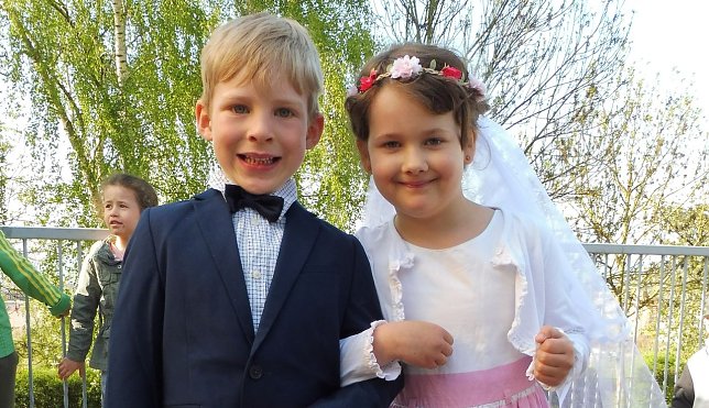 Bild: Hochzeit im Kindergarten