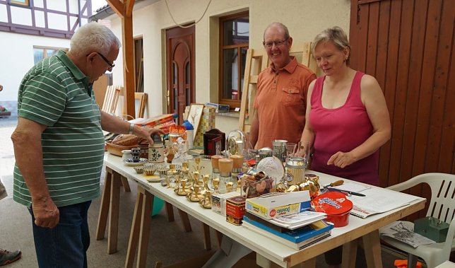 Bild: Dorfgaragenflohmarkt in Niedersachswerfen