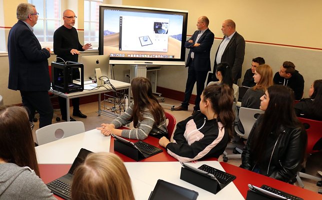Bild: Medienraum im Herder-Gymnasium