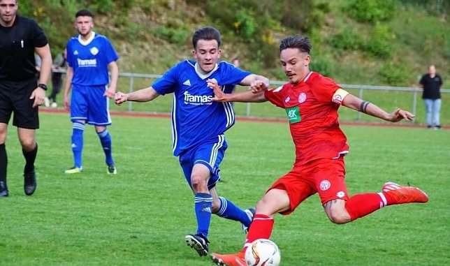 Bild: Daniel Haritonov (rechts) im Dress des FSV Mainz 05