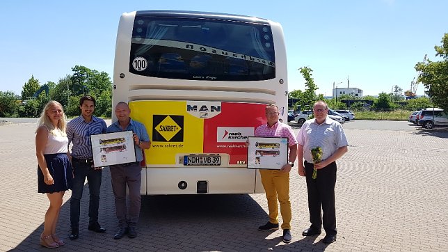 Bild: "Baustoff"-Bus rollt durch die Region