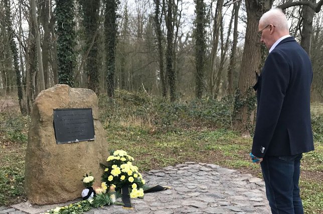 Bild: Gedacht und erinnert