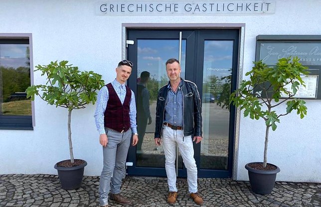 Bild: Die beiden neuen Betreiber der "Sch&ouml;nen Aussicht": links Claudio, rechts Thomas Drexler