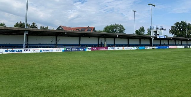 Bild: Leerer AKS-Hauptplatz