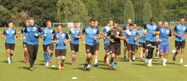 Bild: Trainingsauftakt des Oberliga-Kaders im AKS