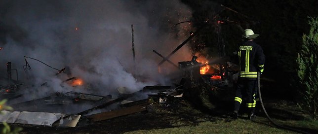 Bild: Feuer auf dem Campingplatz