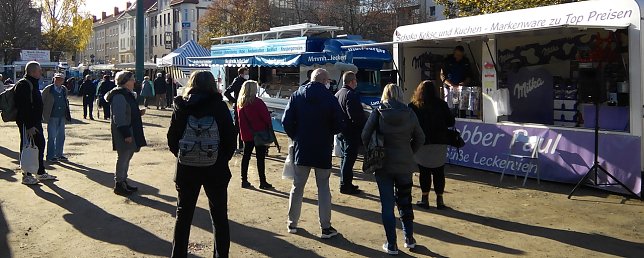 Bild: Marktschreier auf dem Bebel-Platz
