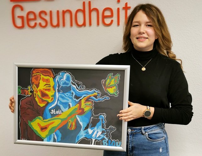 Bild: Sarah-Isabel Meister mit ihrem Plakat